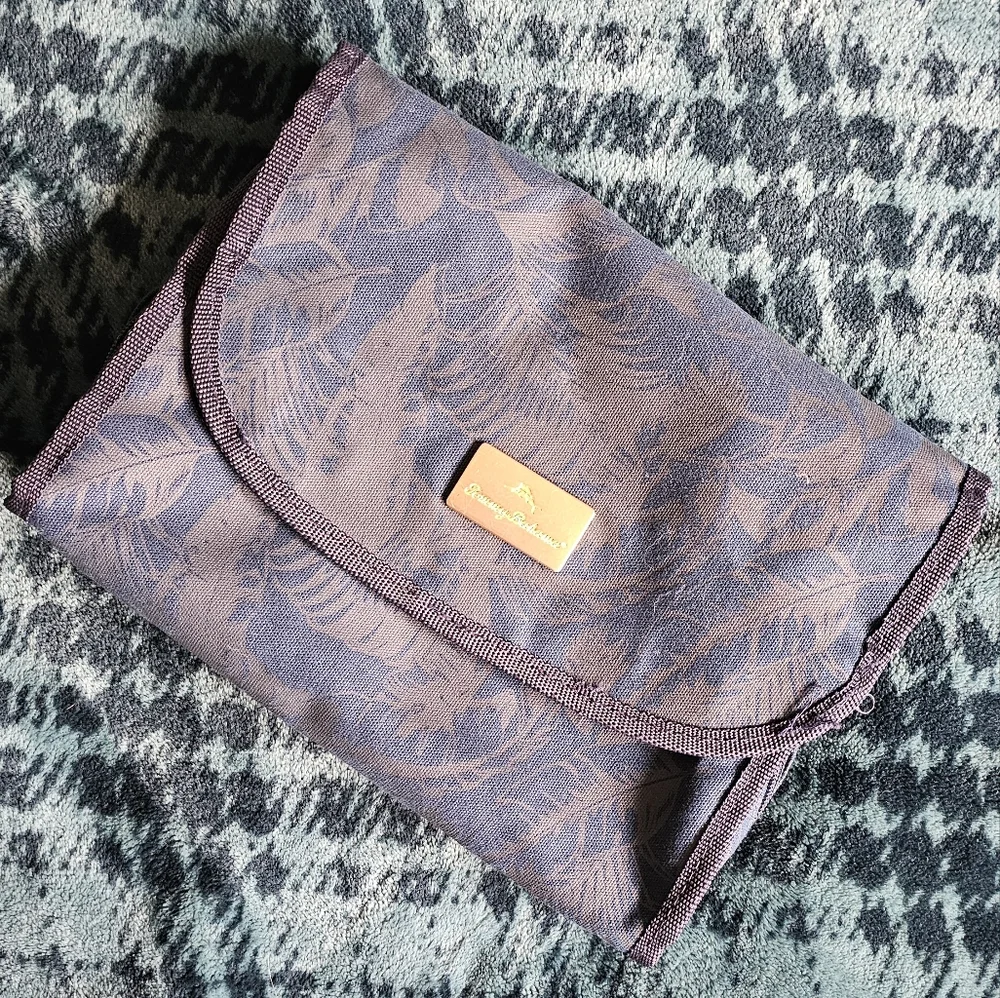 Tommy Bahama good